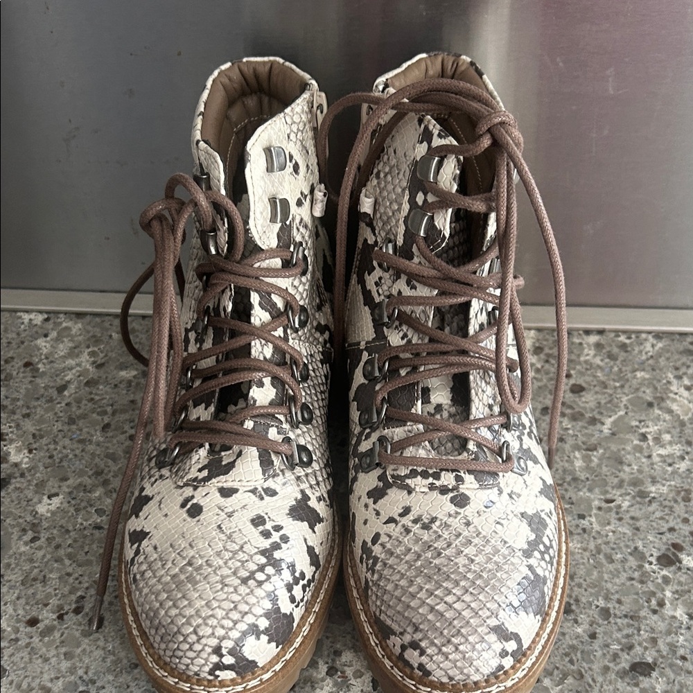 Chic Snakeskin Ankle Boots with Brown Laces